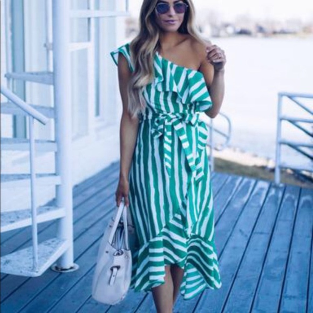 Flying Tomato One Shoulder, Ruffled Dress Large